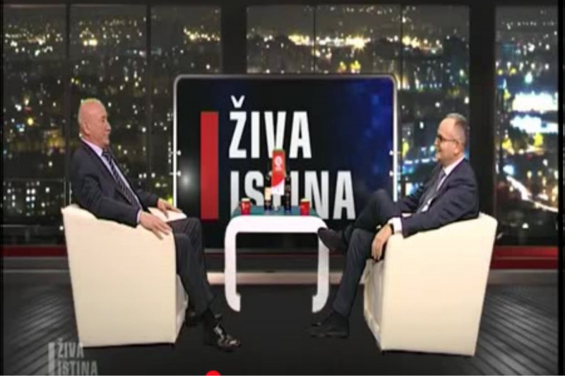 U televizijskoj, autorskoj emisiji novinara Darka Šukovića, „Živa istina“, gostujući u njoj 05. 09. 2017, ST Milivoje Katnić je iznio podatke kako bi se razriješile kontroverze oko snimaka oružja